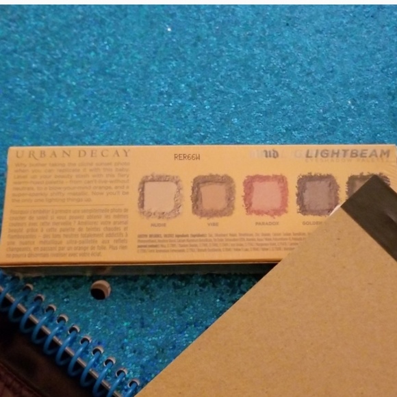 Urban Decay Lightbeam Eyeshadow Palette - Picture 2 of 5
